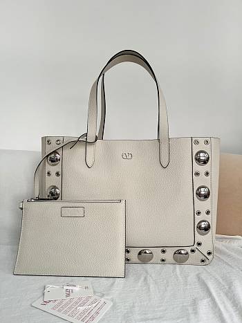 Valentino Garavani Nellcote Medium Grained Calfskin Shopping Bag White - 40x30x13cm