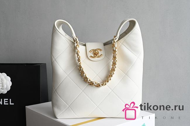 Chanel Hobo Bag Shiny Lambskin Gold Tone Metal White - 27x23x2cm - 1
