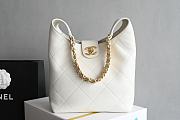 Chanel Hobo Bag Shiny Lambskin Gold Tone Metal White - 27x23x2cm - 2