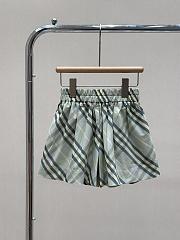 Burberry Kids Check Cotton Shorts in Green - 5