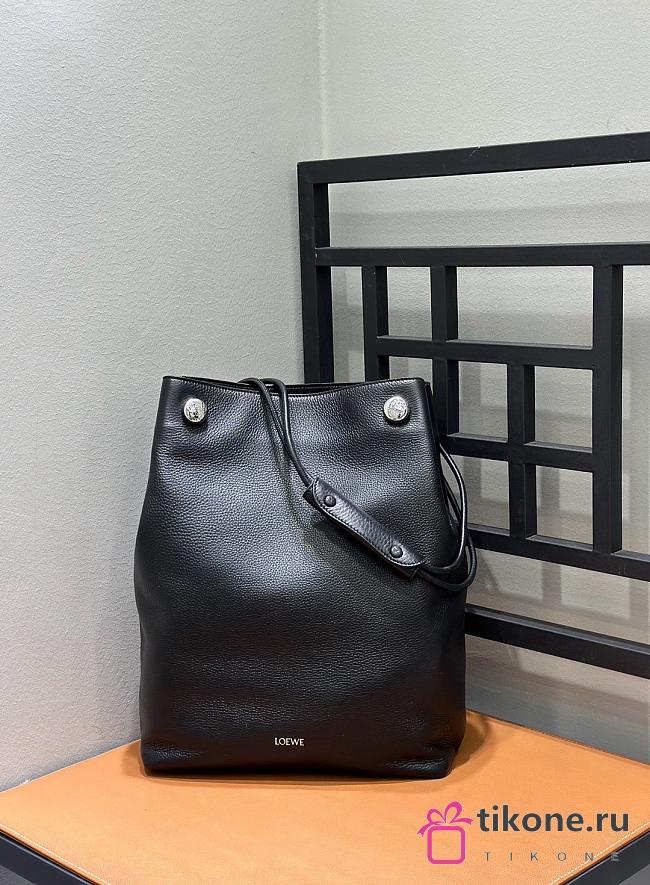Loewe Pebble Hobo in Supple Grained Calfskin Black - 40x27.5x11.5cm - 1