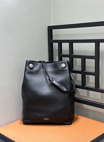Loewe Pebble Hobo in Supple Grained Calfskin Black - 40x27.5x11.5cm