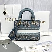 Dioriviera Medium Lady D-Lite Bag Celestial Blue and White Toile de Jouy Palms Embroidery - 24x20x11cm - 2