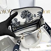 Dioriviera Medium Lady D-Lite Bag White and Blue Toile de Jouy Palms Embroidery - 24x20x11cm - 3
