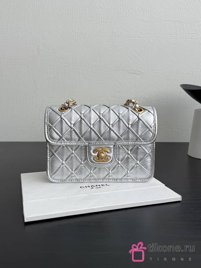 Chanel Mini Flap Bag Metallized Braided Calfskin & Gold Tone Metal Silvery - 19x13x5.5cm - 1