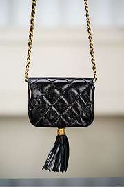 Chanel Chain Clutch Patent Lambskin & Gold-Tone Metal Black - 11x8.5x3.5cm - 2