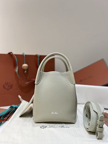 Loro Piana Small Bale bag Grained Calfskin Green - 21x17x17cm