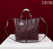 Medium Dior Toujours Vertical Tote Bag Plum Macrocannage Crinkled Calfskin - 23x24x16cm - 1