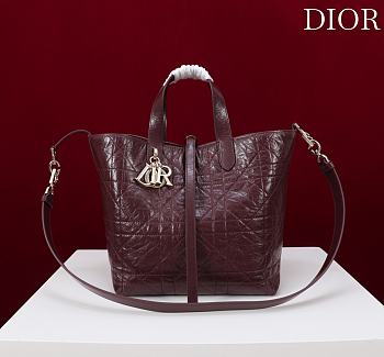 Medium Dior Toujours Vertical Tote Bag Plum Macrocannage Crinkled Calfskin - 23x24x16cm