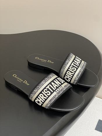Dway Slide Deep Black Embroidered Cotton
