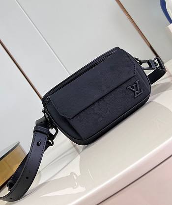 LV Aerogram Pilot Wearable Wallet Black M83563 - 20x12x5.5cm