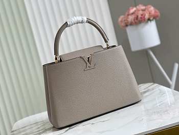 LV Capucines MM Cuir Taurillon Galet Gray M42253 - 31.5x20x11cm