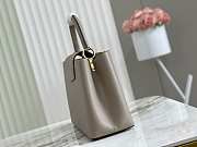 LV Capucines MM Cuir Taurillon Galet Gray M42253 - 31.5x20x11cm - 6