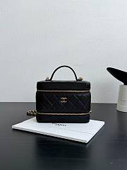 Chanel Long Vanity With Chain Grained Calfskin & Gold-Tone Metal Black -  17x13x9cm - 1