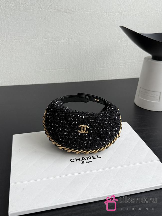 Chanel Mini Pouch Tweed Sequins Gold-Tone Metal Black - 12x13x8cm - 1