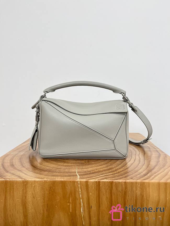 Loewe Small Featherlight Puzzle Bag In Nappa Lambskin Gray - 24x16.5x10.5cm - 1
