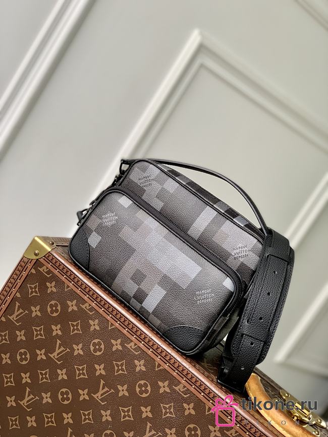 LV Nil Messenger Damoflage Black Canvas M14988 - 25x17.5x11cm - 1