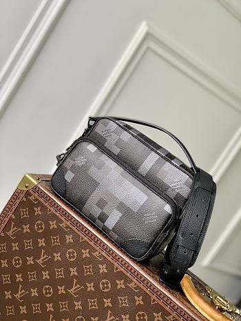 LV Nil Messenger Damoflage Black Canvas M14988 - 25x17.5x11cm