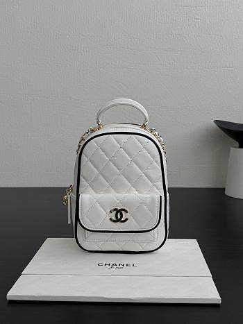 Chanel Mini Backpack Lambskin White & Black - 18x13x9cm