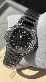 Patek Philippe Nautilus Silver 35.2mm 7118/1A-011 - 3