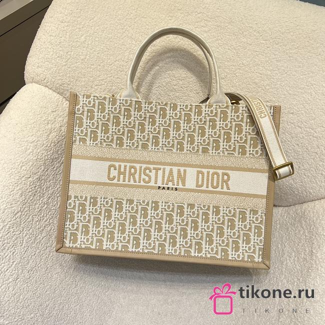 Medium Dior Book Tote Natural Dior Oblique Embroidery and Calfskin - 36.5x28x16.5cm - 1