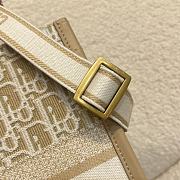 Medium Dior Book Tote Natural Dior Oblique Embroidery and Calfskin - 36.5x28x16.5cm - 4