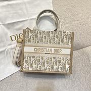 Small Dior Book Tote Natural Dior Oblique Embroidery and Calfskin - 26.5x22x14cm - 1