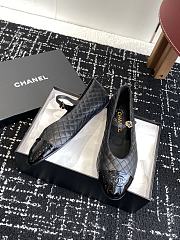 Chanel Mary Janes Lamskin/Patent Black  - 6