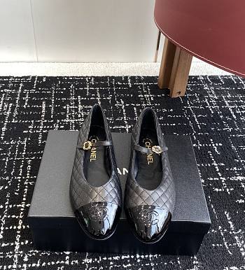 Chanel Mary Janes Lamskin/Patent Black 
