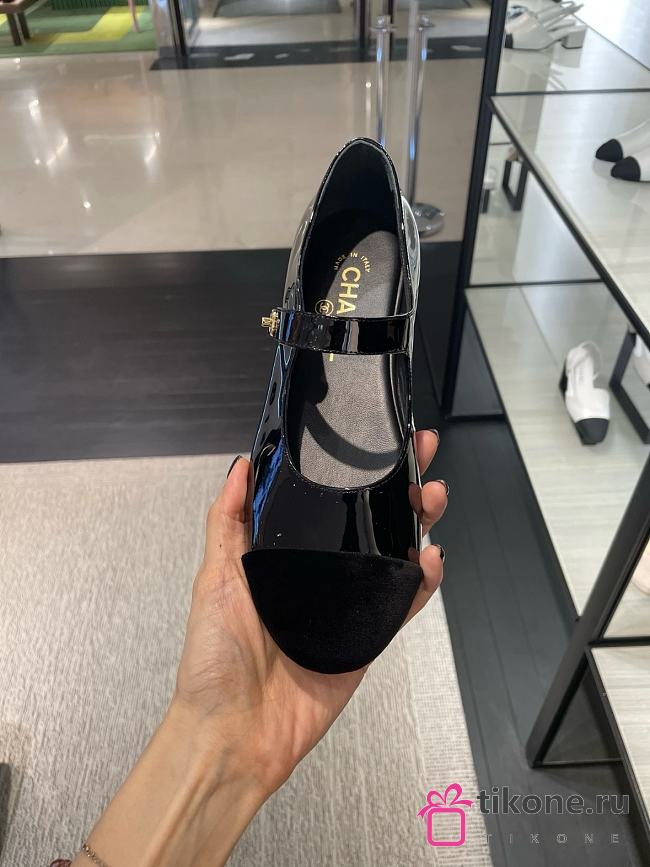 Chanel 25 Mary Janes Patent Calfskin Velvet Black - 1