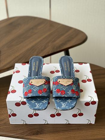 LVxTM Lily Mule Monogram Cherry Denim 1AHLTF