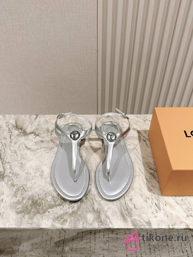 LV Sunkiss Flat Sandal Silver Metallic Calf Leather 1AHNYW - 1