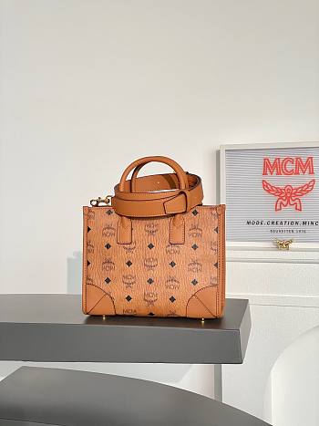 MCM Munchen Tote In Visetos Small Cognac - 24x11x19cm
