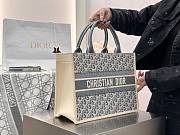 Medium Dior Book Tote Blue Dior Oblique Chambray Embroidery and Latte Calfskin - 36.5x28x16.5cm - 3