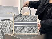 Medium Dior Book Tote Blue Dior Oblique Chambray Embroidery and Latte Calfskin - 36.5x28x16.5cm - 2