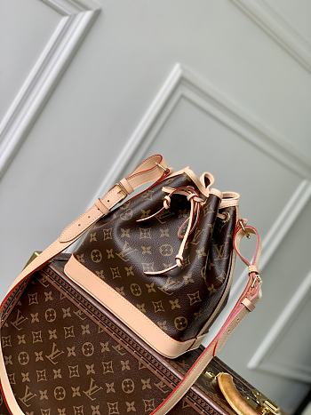LV Noe BB Monogram M46983 - 24x15x22cm