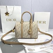 Dior Groove 25 Bag Natural Dior Oblique Jacquard - 25x19x16cm - 1