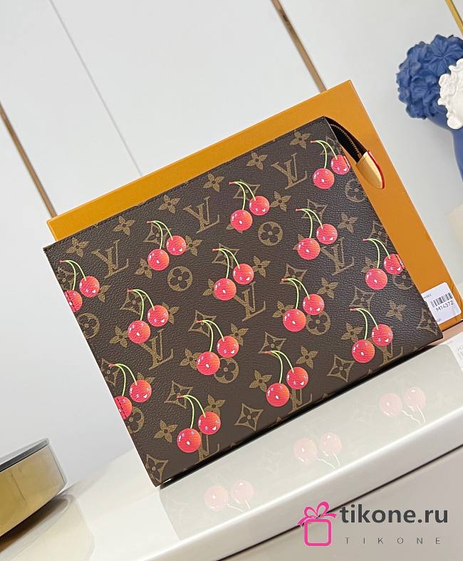 LVxTM Toiletry Pouch Cherry Monogram M14372 - 20x25x5.5cm - 1
