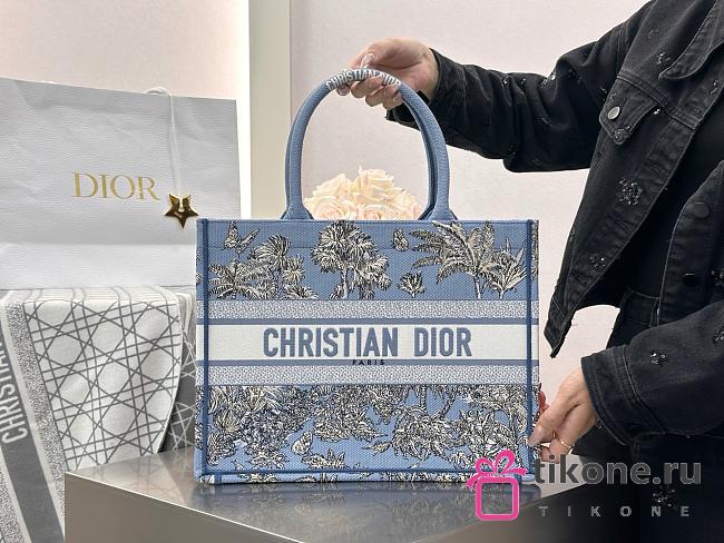 Dioriviera Medium Dior Book Tote Celestial Blue and White Toile de Jouy Palms Embroidery - 36x27.5x16.5cm - 1