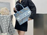 Dioriviera Medium Dior Book Tote Celestial Blue and White Toile de Jouy Palms Embroidery - 36x27.5x16.5cm - 3