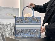 Dioriviera Medium Dior Book Tote Celestial Blue and White Toile de Jouy Palms Embroidery - 36x27.5x16.5cm - 5
