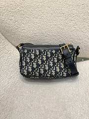 Small 30 Montaigne Pocket Bag Blue Dior Oblique Jacquard and Smooth Calfskin - 19.5x11x6.5cm - 2