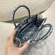 Mini Dior Book Tote Blue Dior Oblique Chambray Effect Embroidery - 21.5x13x7.5cm - 3