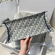 Medium Dior Book Tote Blue Dior Oblique Chambray Effect Embroidery - 36x27.5x16.5cm - 6