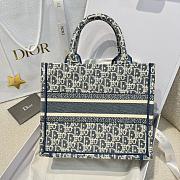 Small Dior Book Tote Blue Dior Oblique Chambray Effect Embroidery - 26.5x22x14cm - 2