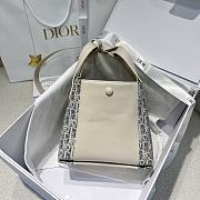 Small Signature Bucket Bag Blue Dior Oblique Chambray with Raffia Effect and Light Biscuit Smooth Calfskin - 21x19x11cm - 5