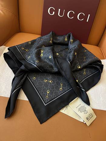 Gucci Scarf GG Print with Horsebit Silk Carre In Black - 90x90cm