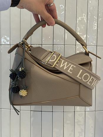 Loewe Berry Charm In Classic Calfskin Black 