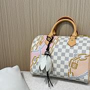 Loewe Badminton Charm in Calfskin White - 5