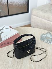 Chanel 25A Hobo Caviar Leather Black - 21.5x19x6cm - 6